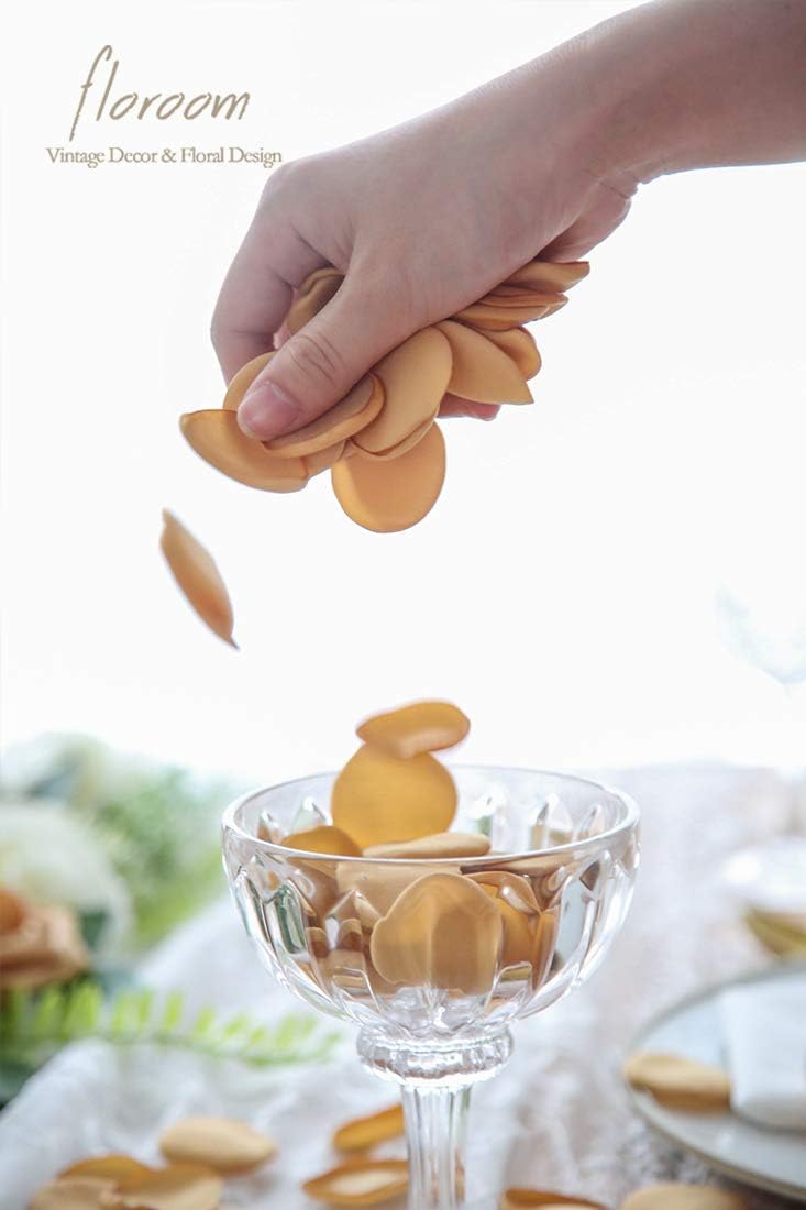 Floroom 300pcs Rose Petals Gold Faux Silk Flower Petals for Wedding Flower Girl Basket Aisle Scatter Dinner Table Centerpieces Party Confetti Bridal Shower Romantic Night Decoration