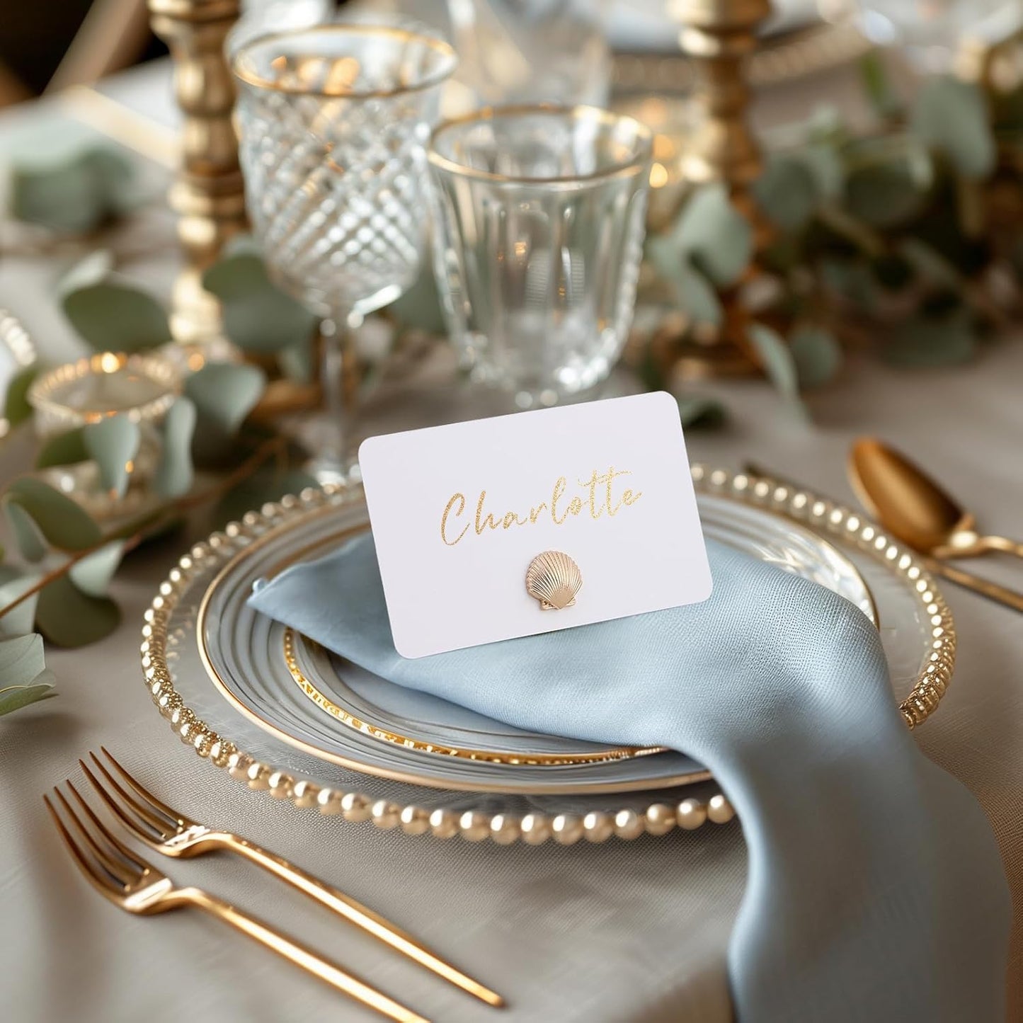UNIQOOO 24Pcs Decorative Gold Shell Place Card Holders Bulk, Scallop Name Card Stands Set, for Beach Wedding Decor Coastal Favors, Table Setting, Business Card, Name Tag, Party Food Labels