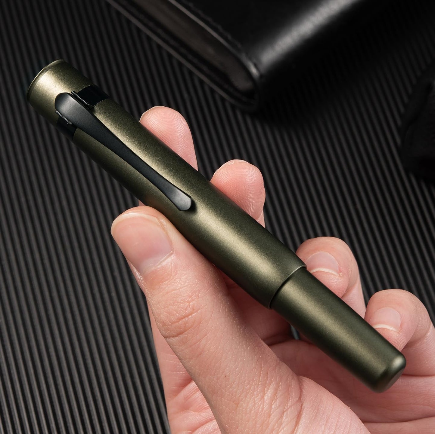 Hongdian M2 Black Forest Mini Fountain Pen, Bent Nib & Sleek Shape Aluminium Short Pocket Travel Pen (Army Green)