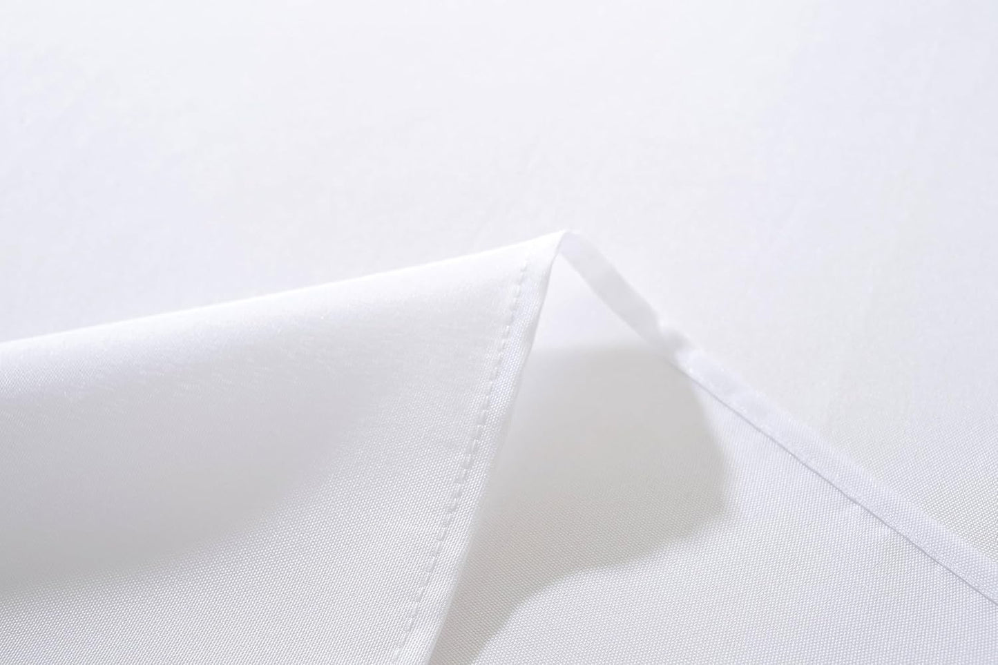 Craft And Party Rectangle Tablecloth, 90 x 156 Inch White Tablecloth, 8ft Rectangle Table Cloth, Polyester Fabric Washable Tablecloth for Home, Party, Wedding or Restaurant Use.