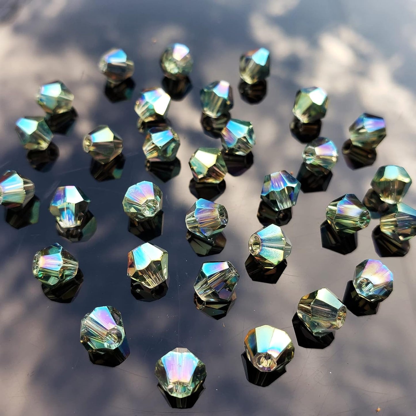 4mm Bicone 1800Pcs Clear Green Crystal Glass Beads Small Faceted Bicone Shape Crystal Glass Spacer Beads for Bracelet Necklace Decorative Hand Jewelry Making (Clear Green, 4MM)