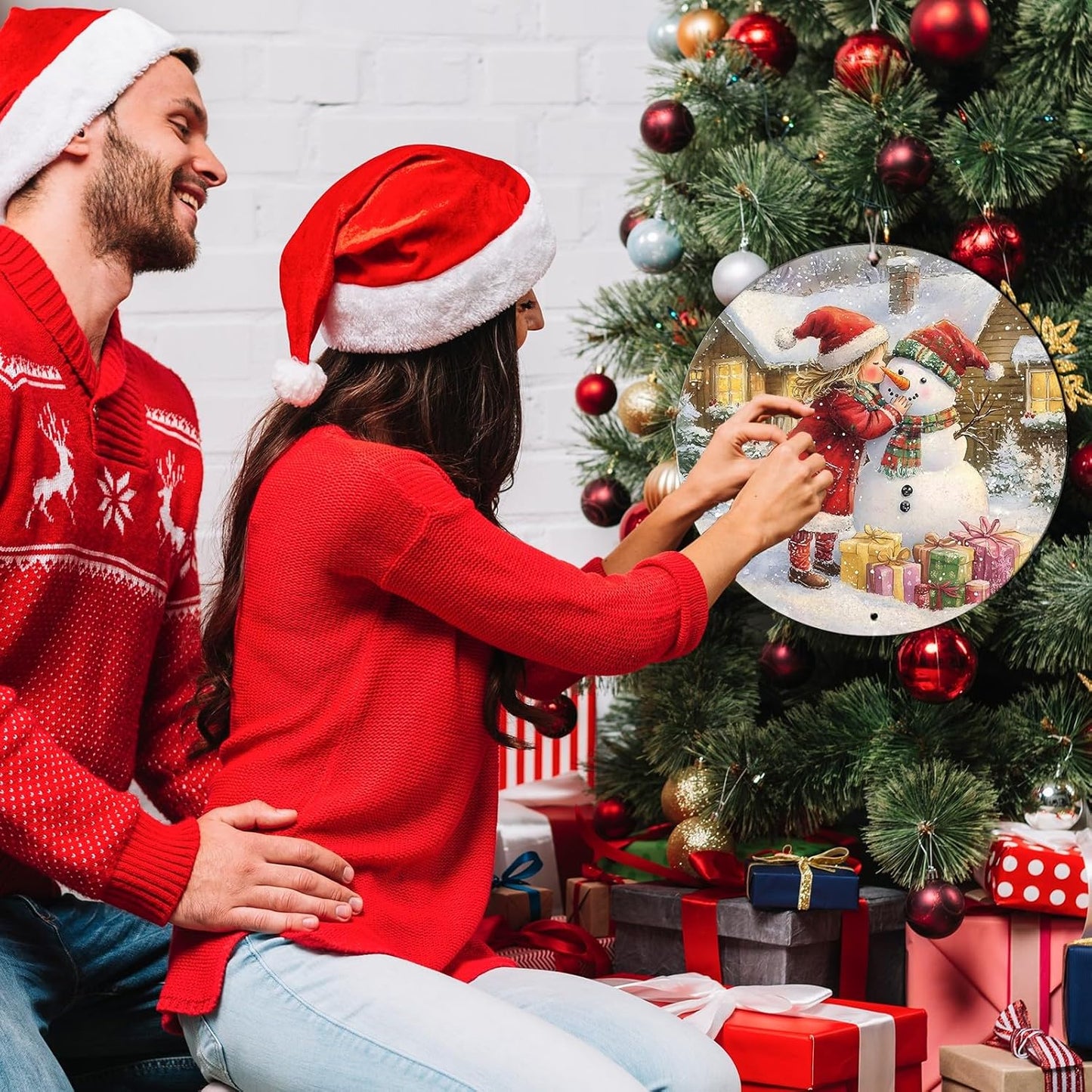 Round Wall Decor Christmas Metal Tin Sign Girl and Snowman Sign Rustic Wall Decor Wall Plaque Snowman Wreath Sign for Christmas Round Wreath Wall Decor Vintage Garage Yard Home 12 * 12 in