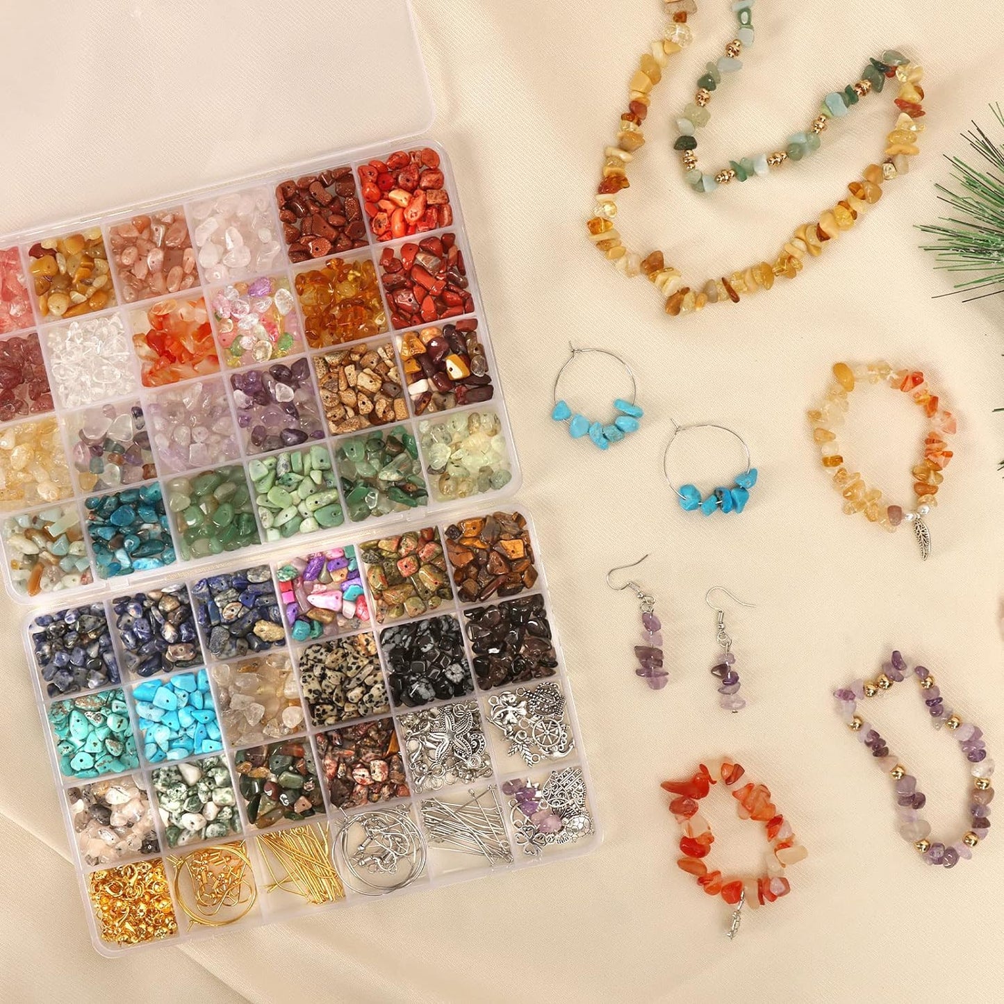 QUEFE 720pcs Crystal Chips Beads Ring Making Kit, 40 Colors Crystal Chips and Gemstone Beads for Jewelry Making Crystal Beads for Ring, Bracelets Earring Making Supplies, Craft Gifts