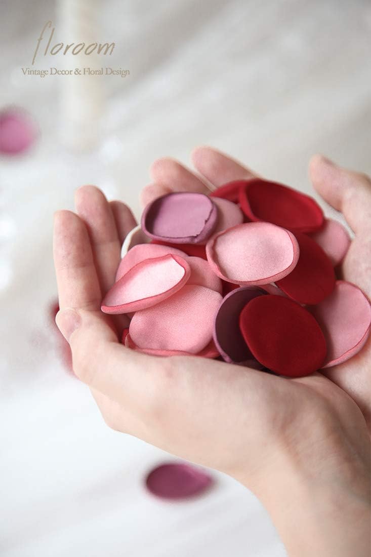 Floroom 500pcs Rose Petals Red Fake Faux Silk Flower Petals for Wedding Flower Girl Basket Aisle Scatter Sweetheart Table Centerpieces Party Confetti Bridal Shower Romantic Night Home Decoration