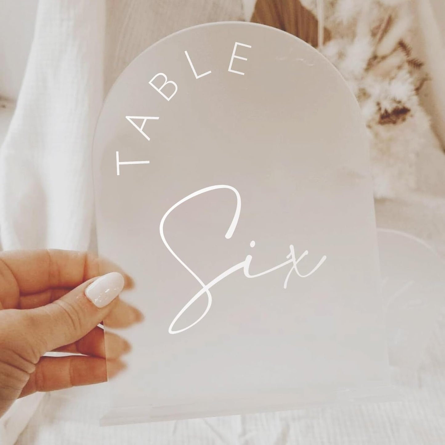 JINMURY Frosted Arch Wedding Table Numbers 1-25 with Stands, 5x7 Inch Frosted Arch Acrylic Sign with White Letters, Arched Acrylic Table Numbers for Wedding Reception