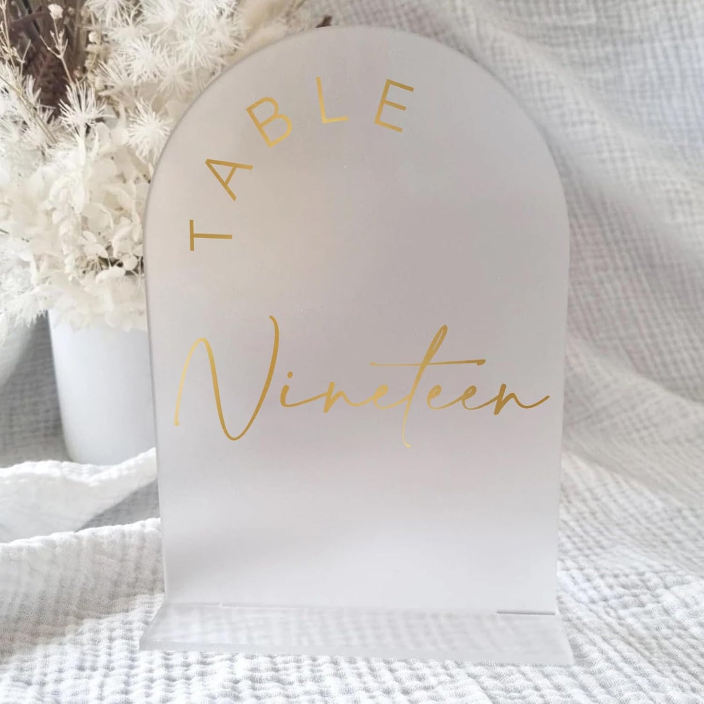 JINMURY Frosted Arch Wedding Table Numbers 1-20 with Stands, 5x7 Inch Acrylic Arch Sign with Golden Lettering, Frosted Acrylic Table Numbers for Wedding Reception