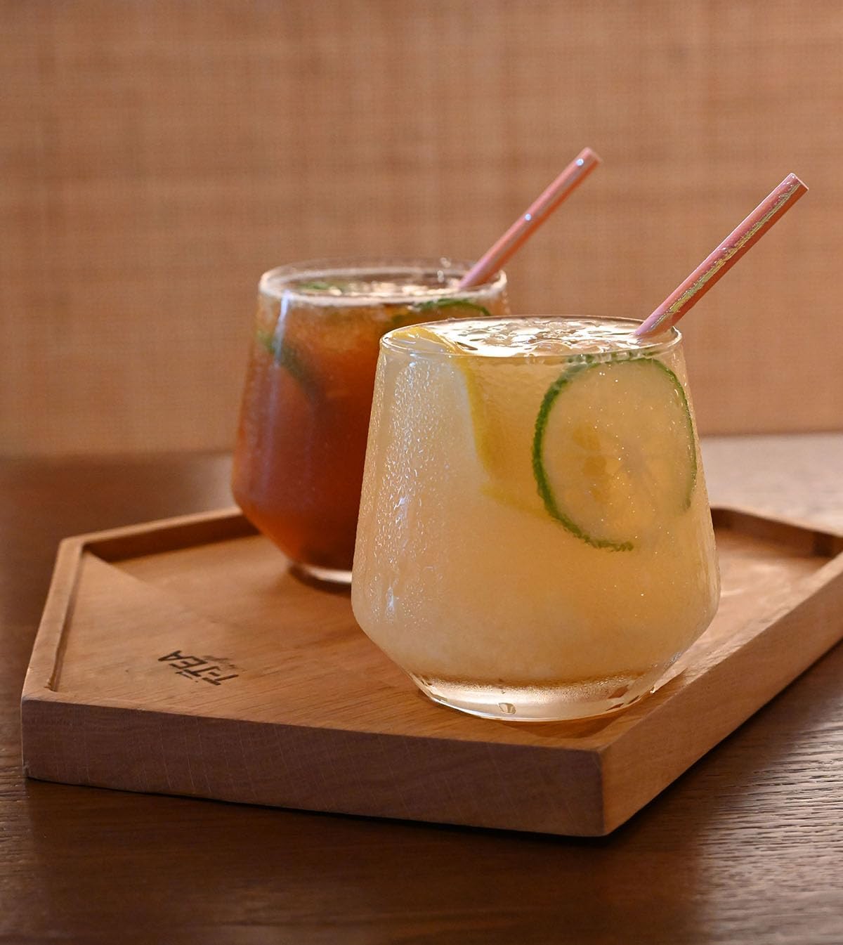 Short Paper Cocktail Straws Disposable, Iridescent Pink - 5.75 Inch Sip Stirrers, Drinking Straw for Wedding, Birthday Party,Bar, Restaurants