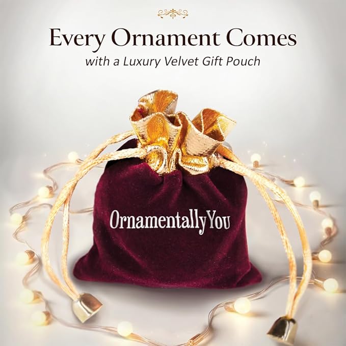 Artistic Classic Holiday Melody Ornament, Celebrity Singer Gift (Circle/Version 1)