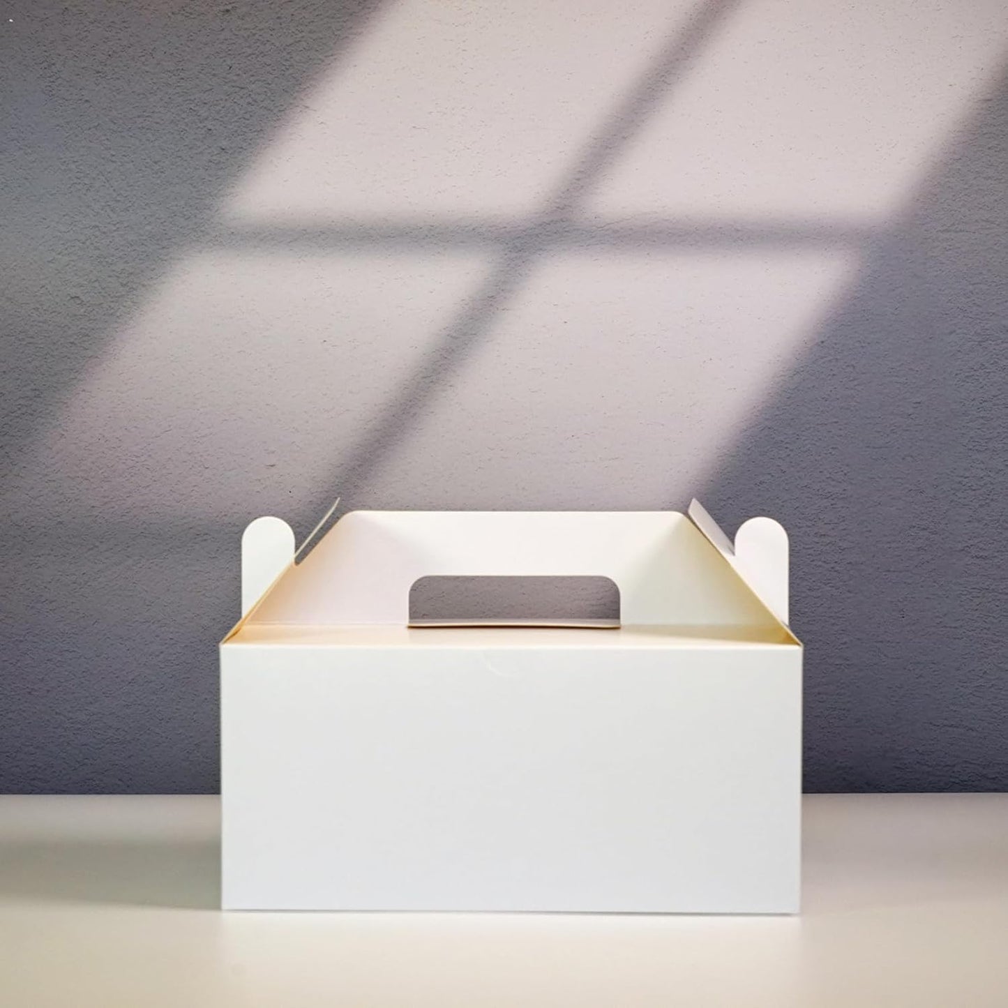 PandaPandaPPS 50 Pack White Gable Boxes (8.25"×5"×4") for Foods, Gifts and Party Favors, Goodie Gift Boxes Treat Boxes for Birthday Party, Wedding, Baby Shower