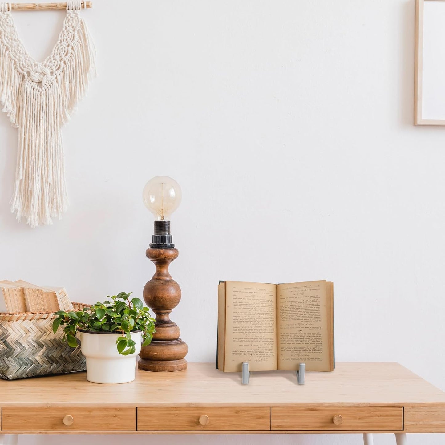 Sweetude 2 Pcs Large Plate Stands for Display Metal Frame Plate Holder Display Stand Decorative Table Top Easels for Picture, Book, Platter, Photo Easel (Silver,6 Inch)