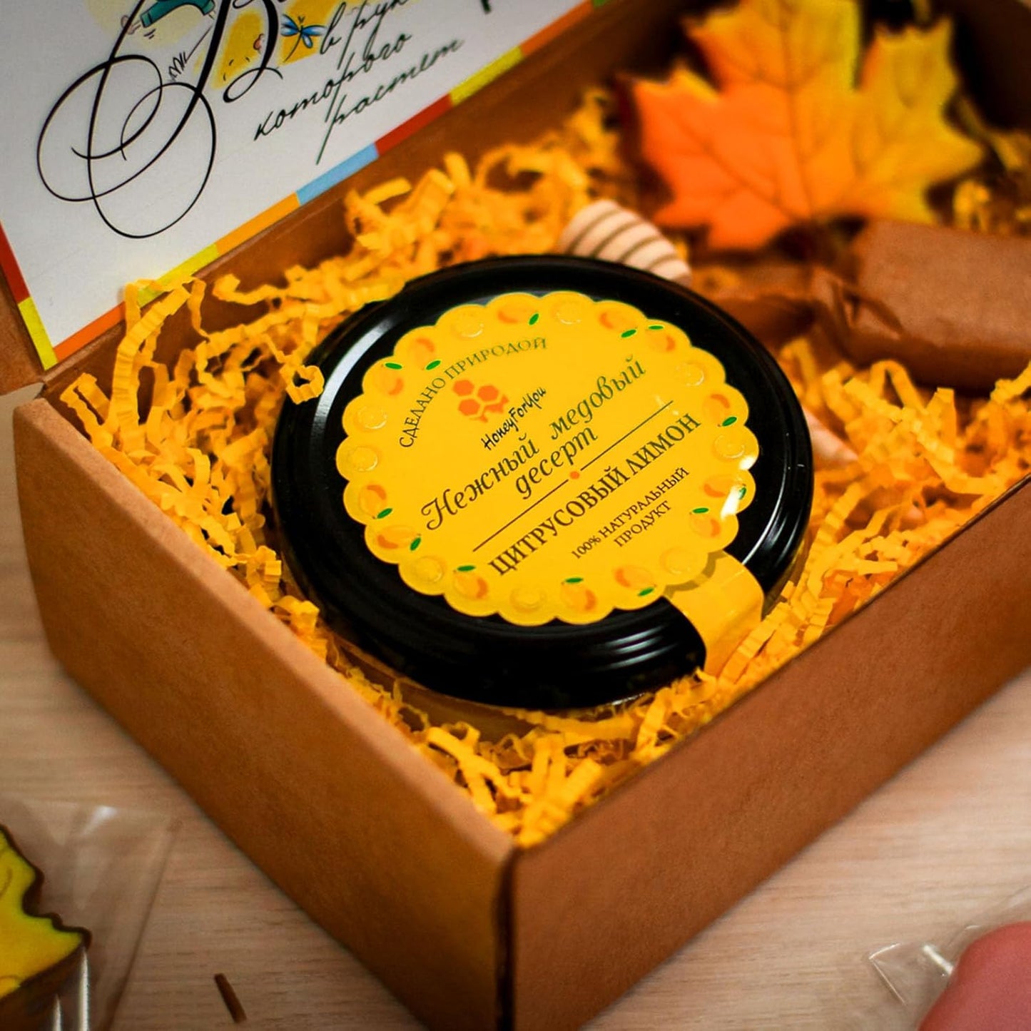 Zankubom 1 LB Golden Crinkle Cut Paper Shred Filler Great for Gift Wrapping, Golden Basket Fillers, Birthday, Gift Wrapping, Anniversary, Halloween Thanksgiving Christmas Party Decor Filling Supplies