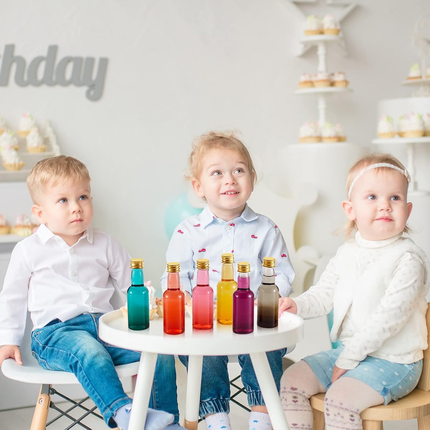 Zubebe 200 Pcs Mini Liquor Bottles 1.7 oz Plastic Empty Spirit Bottle with Screw Cap Liquid Funnel Easy Pouring(Gold)