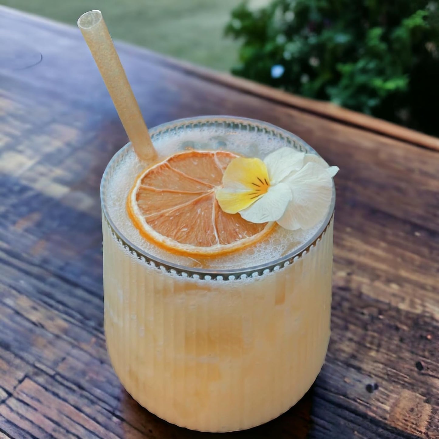 40 count origami ripple Unbreakable Stemless Plastic Wine Champagne Whiskey Glasses Elegant Durable Disposable Indoor Outdoor Ideal for Home, Office, Bars, Wedding, Ribbed 14 Ounce Cups (40, Gold Rim)