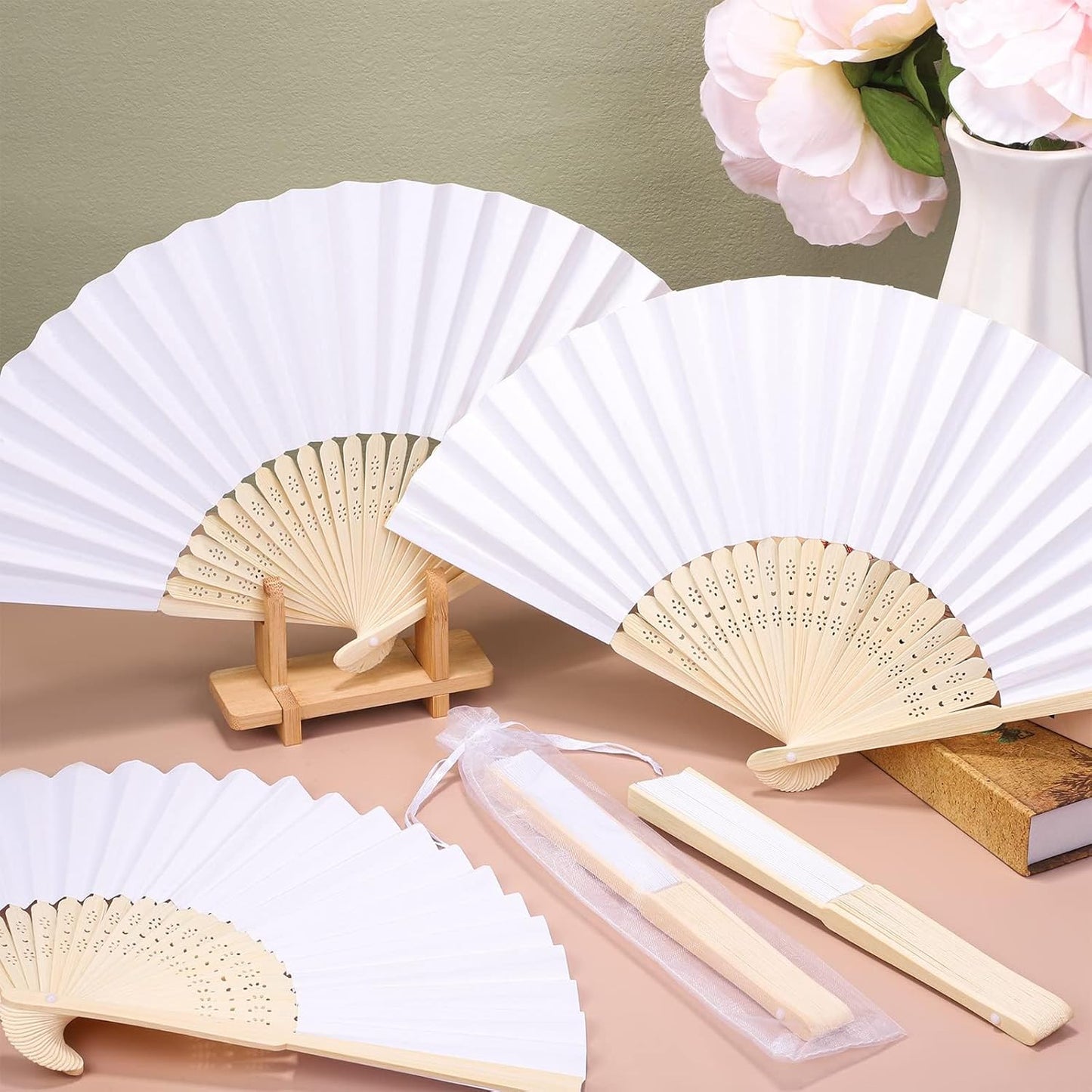 MCEAST 60 Pieces Wedding Handheld Paper Fans White Bamboo Folding Paper Fans with 60 Organza Bags Foldable Cool Wedding Favors Wedding Fans for Guests Party Favors DIY Decoration
