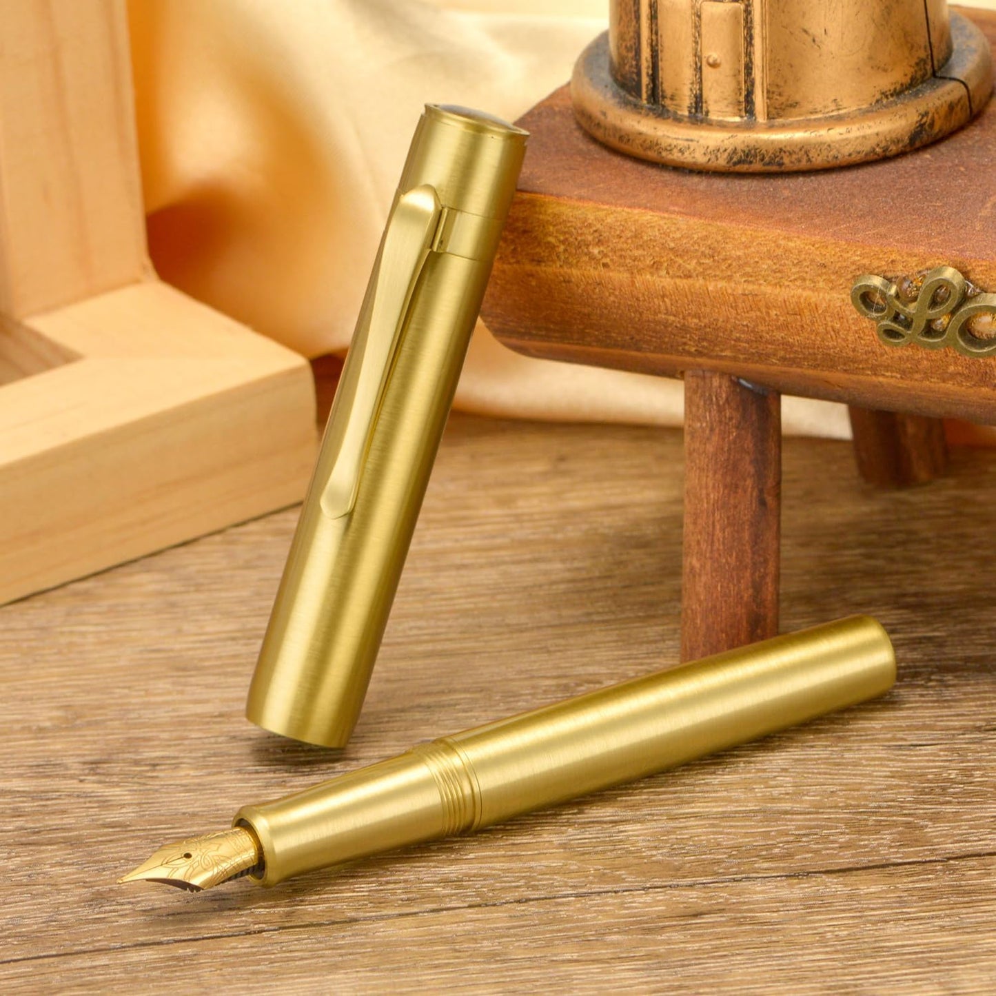 Hongdian M2 Black Forest Mini Fountain Pen, Long Blade Nib & Sleek Shape Brass Short Pocket Travel Pen (Glossy Brass)