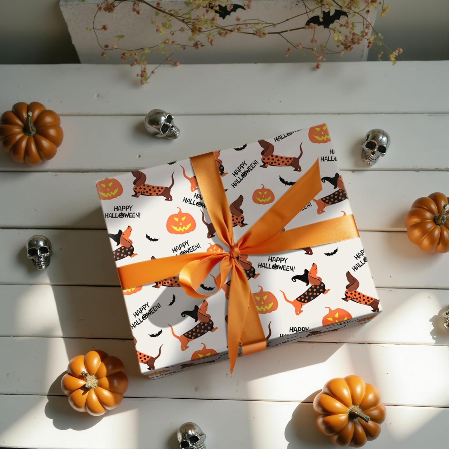 LeZakaa Halloween Dachshund Wrapping Paper Roll, Cute Dachshund Dogs with Pumpkins Bats for Pet Lovers, Kids, Family, Party, Trick-or-Treat Presents, Mini Roll 17 in x 16.4 Ft