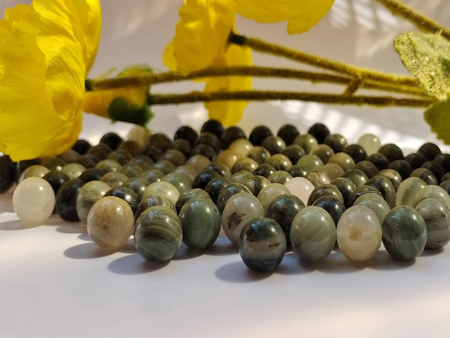 Stone Beads 10mm 60pcs Green Grass Jade Beads Round Loose Gemstones Beads for Bracelet Necklace Jewelry Making (10mm, 61013 Green Grass Jade)