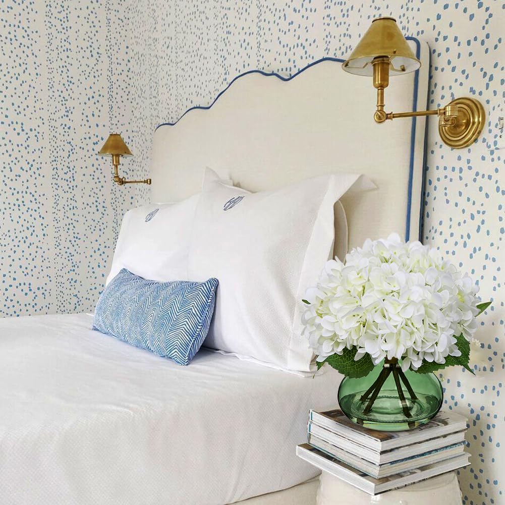 Hollyone White Hydrangeas Floral Arrangement in Glass Vase Artificial Flowers with Vase with Faux Water Silk Faux Flowers Fake Floral Bulk Bouquet for Home Decor Table Centerpiece Decorations