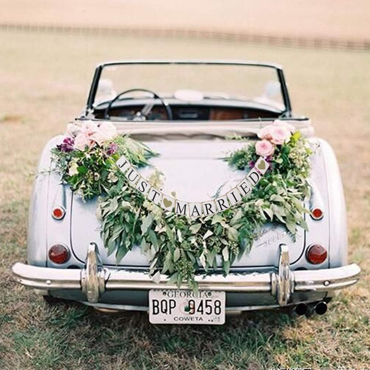 GuassLee JUST Married Banner Car Decorations, Gold Glitter Just Married Sign Garland for Bridal Shower Decorations, Photo Props and Car Decorations