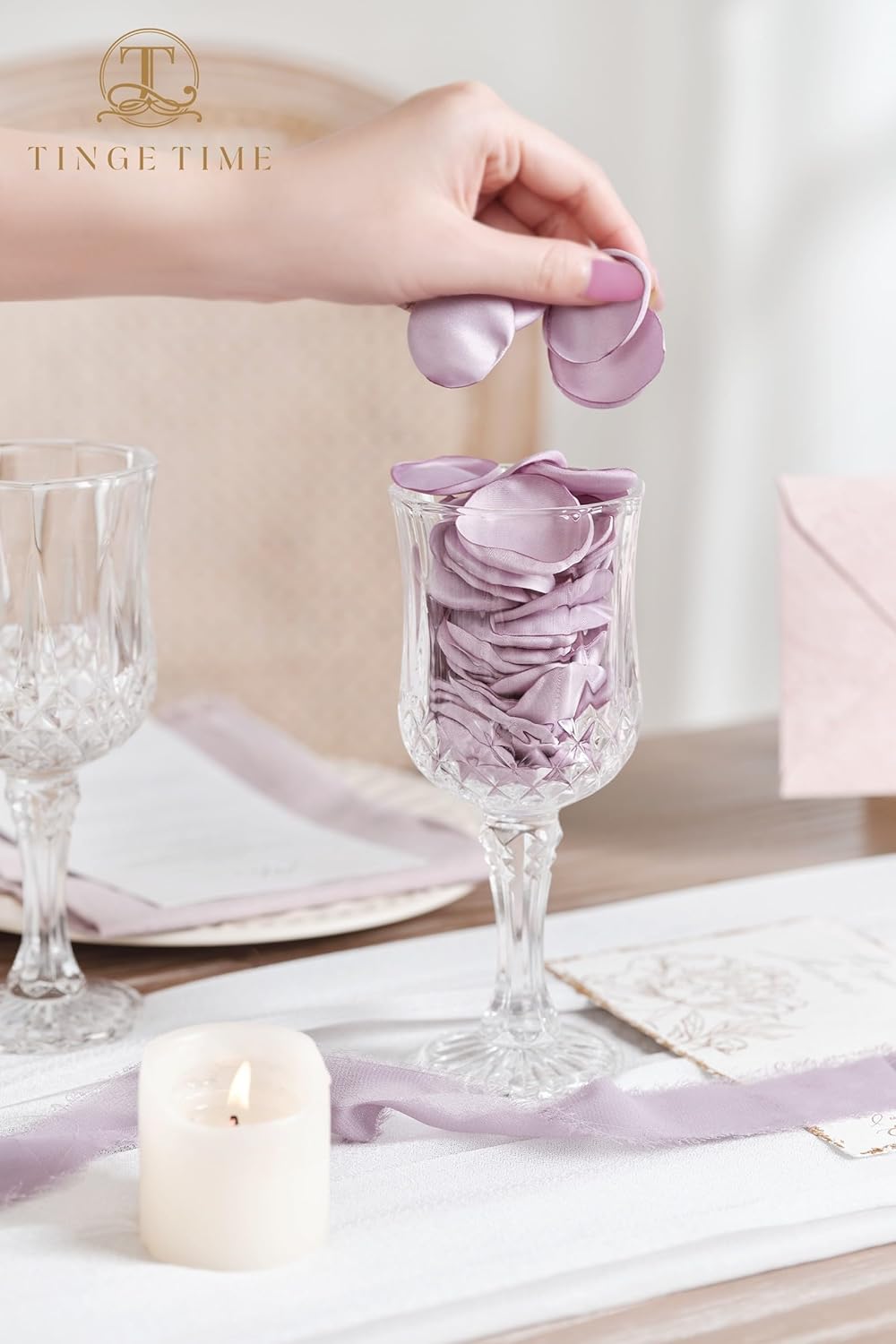 TINGE TIME 200pcs Silk Flower Petals for Wedding, Rose Petals for Decoration, Fake Flower Petals for Bridal Showers, Flower Girl Petals for Anniversaries and Parties (Lavender)