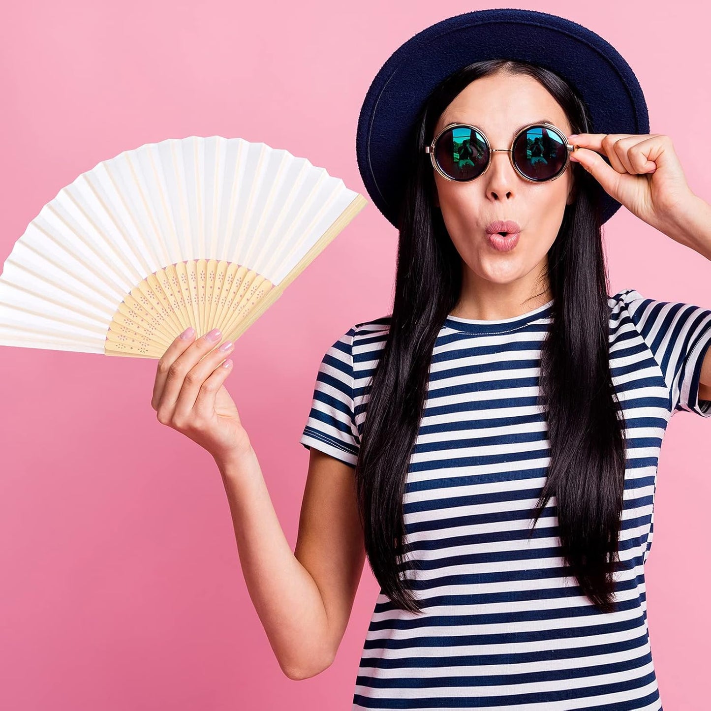 FEPITO 50 Pieces White Handheld Paper Fan Paper Folding Fans with Bamboos for Wedding Gift, Party, Home