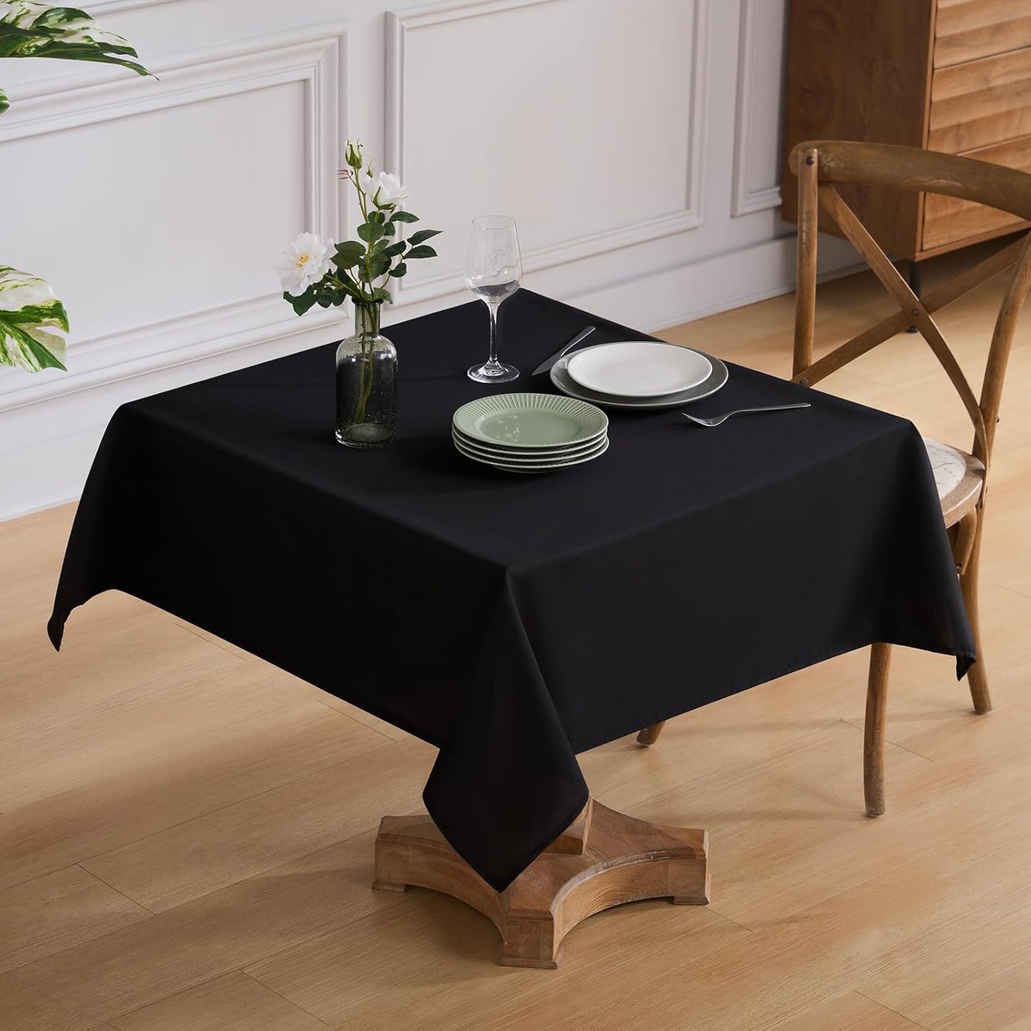 VidaFete Square Tablecloth 2 Pack 52 x 52 Inch Tablecloths Stain Wrinkle Resistant Polyester Dining Table Cover for Kitchen Dinning Party Wedding Rectangular Tabletop Buffet Decoration(Black)