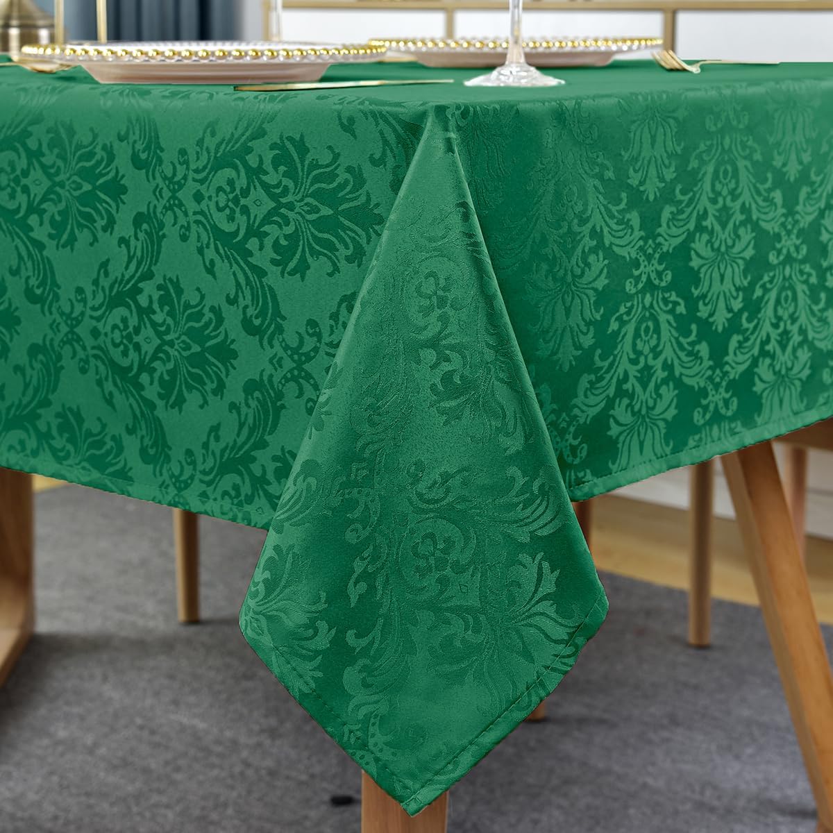 SASTYBALE Jacquard Tablecloth Rectangle 60 x 102 Inch, Waterproof Oil Proof Washable Damask Table Cloth, Heavy Weight Fabric Table Cover for Dining, Parties, Indoor, Outdoor, Green