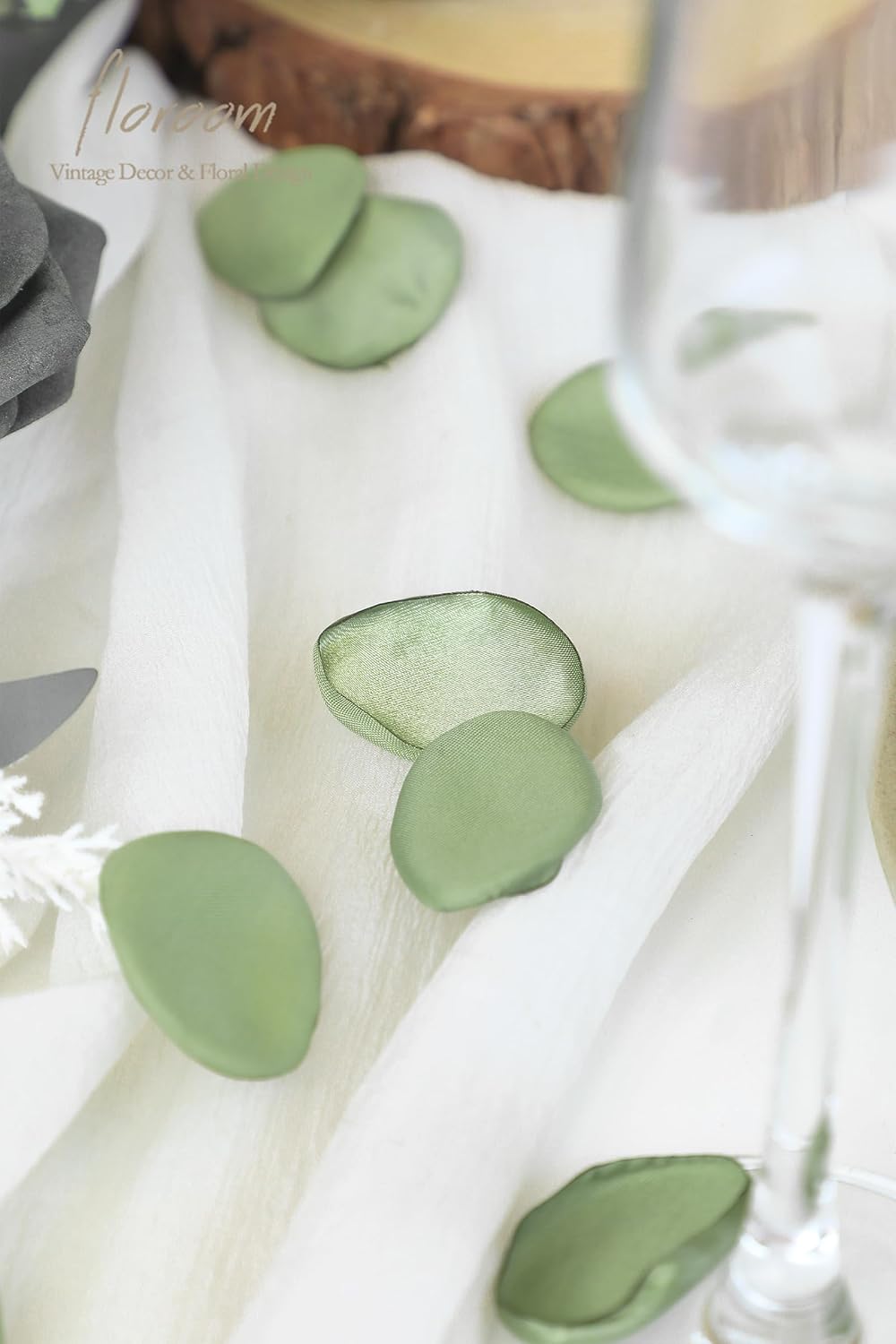 Floroom 300pcs Rose Petals Sage Green Faux Silk Flower Petals for Wedding Flower Girl Basket Aisle Scatter Dinner Table Centerpieces Party Confetti Bridal Shower Romantic Night Decoration