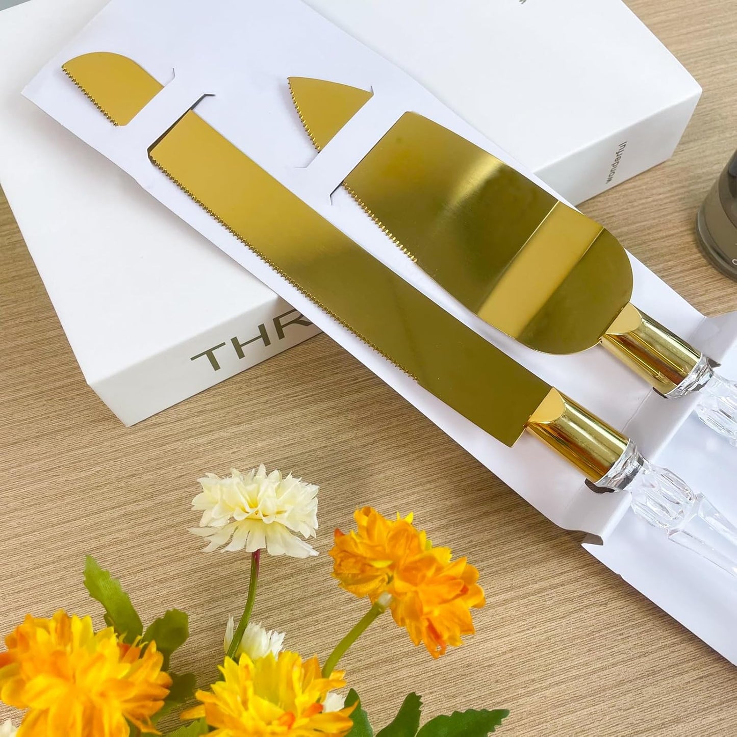 Elegant Cake Knife and Server Set - Stainless Steel with Crystal Handle - Perfect for Weddings & Anniversaries,and Special Celebrations (Gold)