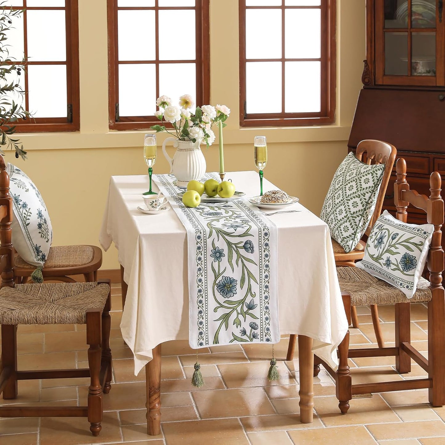 ISAENNE Designer Elegant Linen Table Runner 71 Inches Long,Vintage Blue Floral Pattern Decor Table Runners for Dining Tables,Kitchen Tables,Thanksgiving,Christmas,Banquet,12"*71"-Mosella E