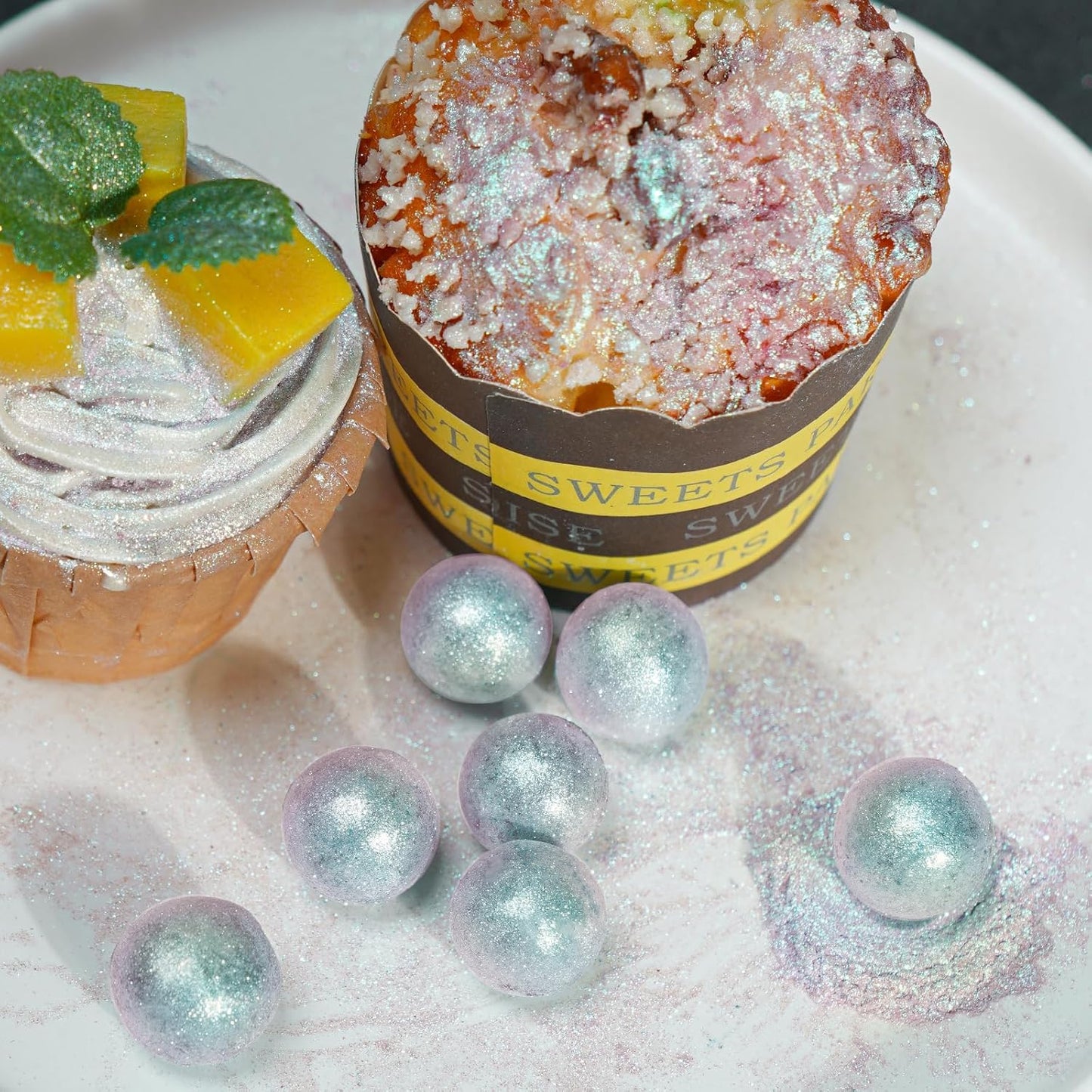 NiHome Edible Food-Grade Glimmer Powder Glitter Luster Dust Metallic Food Decorating Sprinkle Glimmery Dust for Drink Wine Beverage Cake Candy Dessert Bakery Restaurant Vegan (0.18oz/5g, Iridescent)