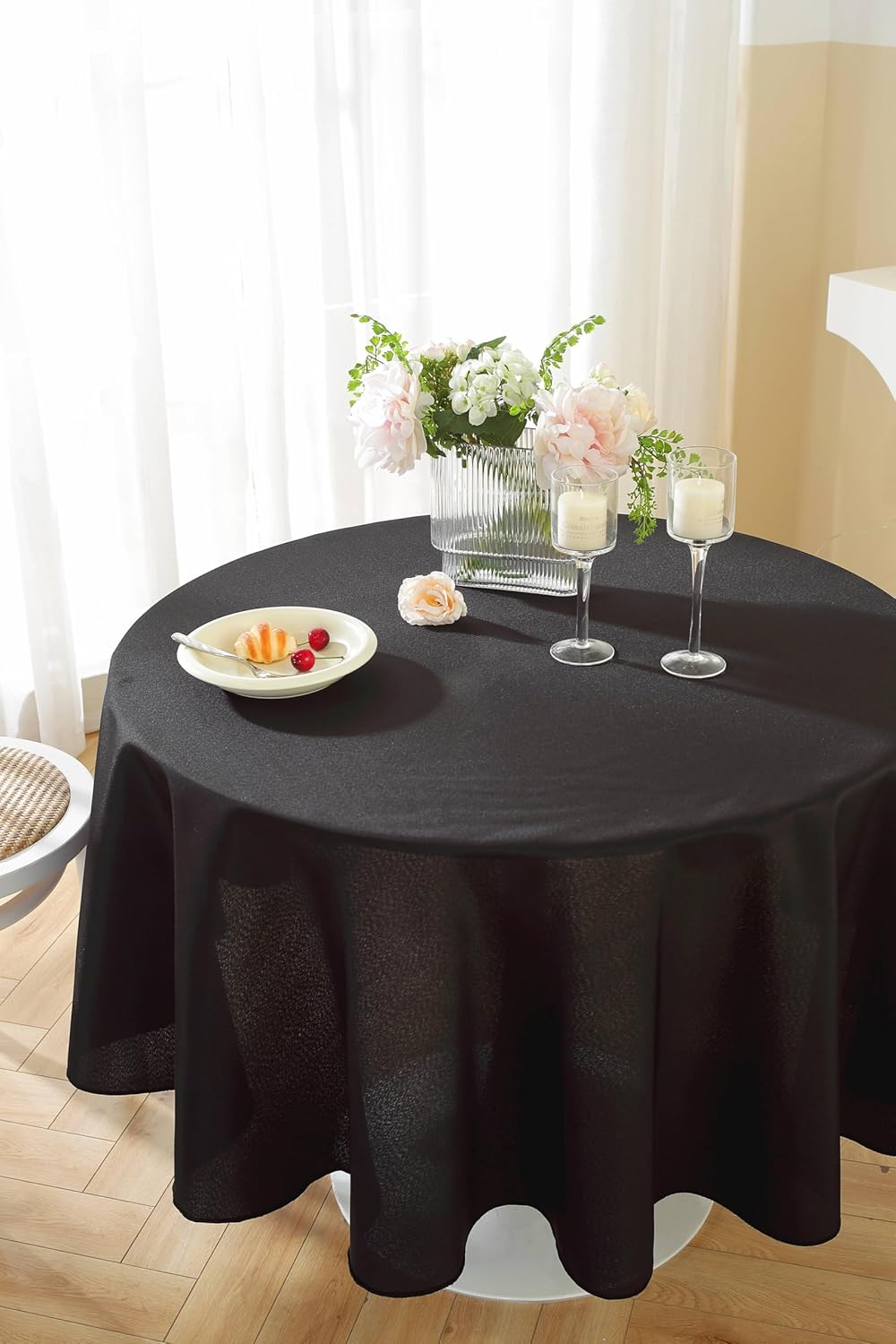 Craft And Party Round Tablecloth, 108 Inch Black Tablecloth, Polyester Fabric Washable Table Cloth for Home, Party, Wedding or Restaurant Use.