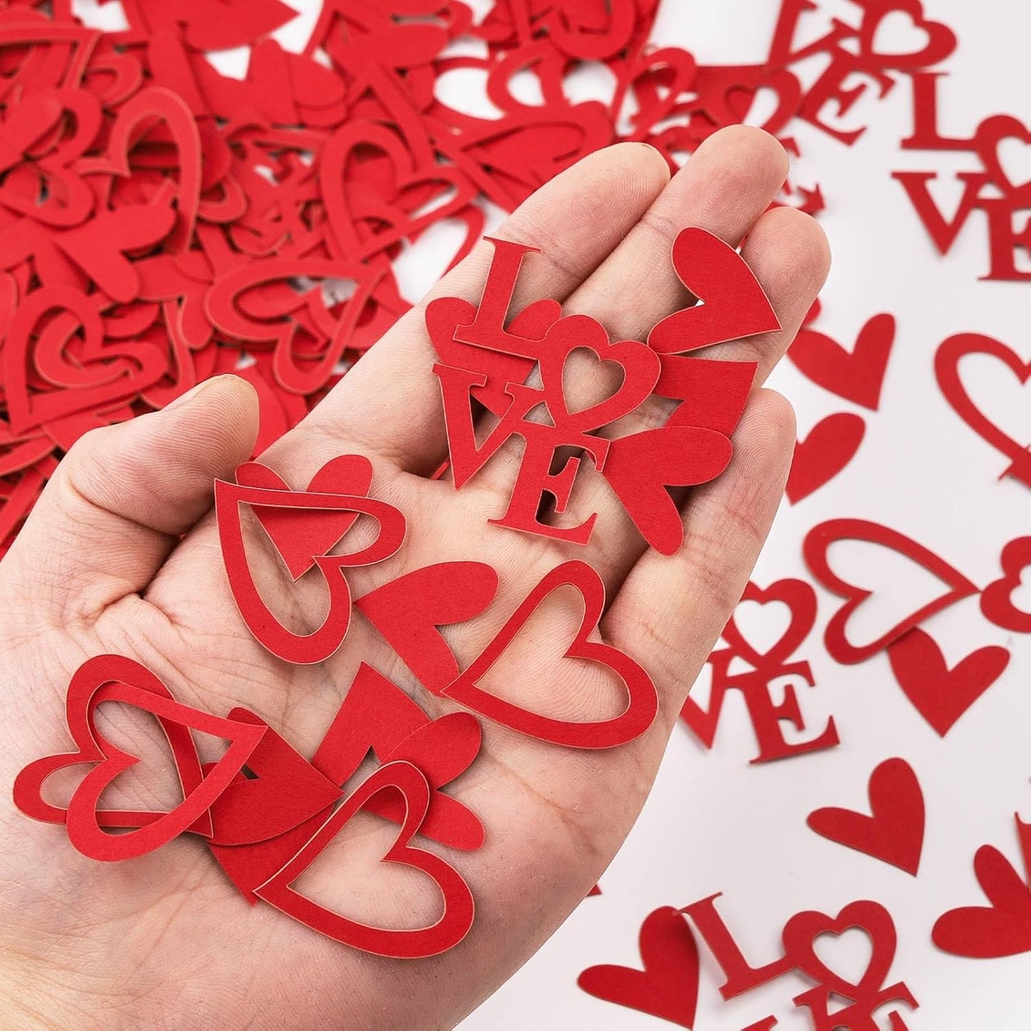 200 Pcs Red Heart Paper Confetti Love Confetti for Valentine's Day Wedding Baby Shower Birthday Party Table Decoration Supplies