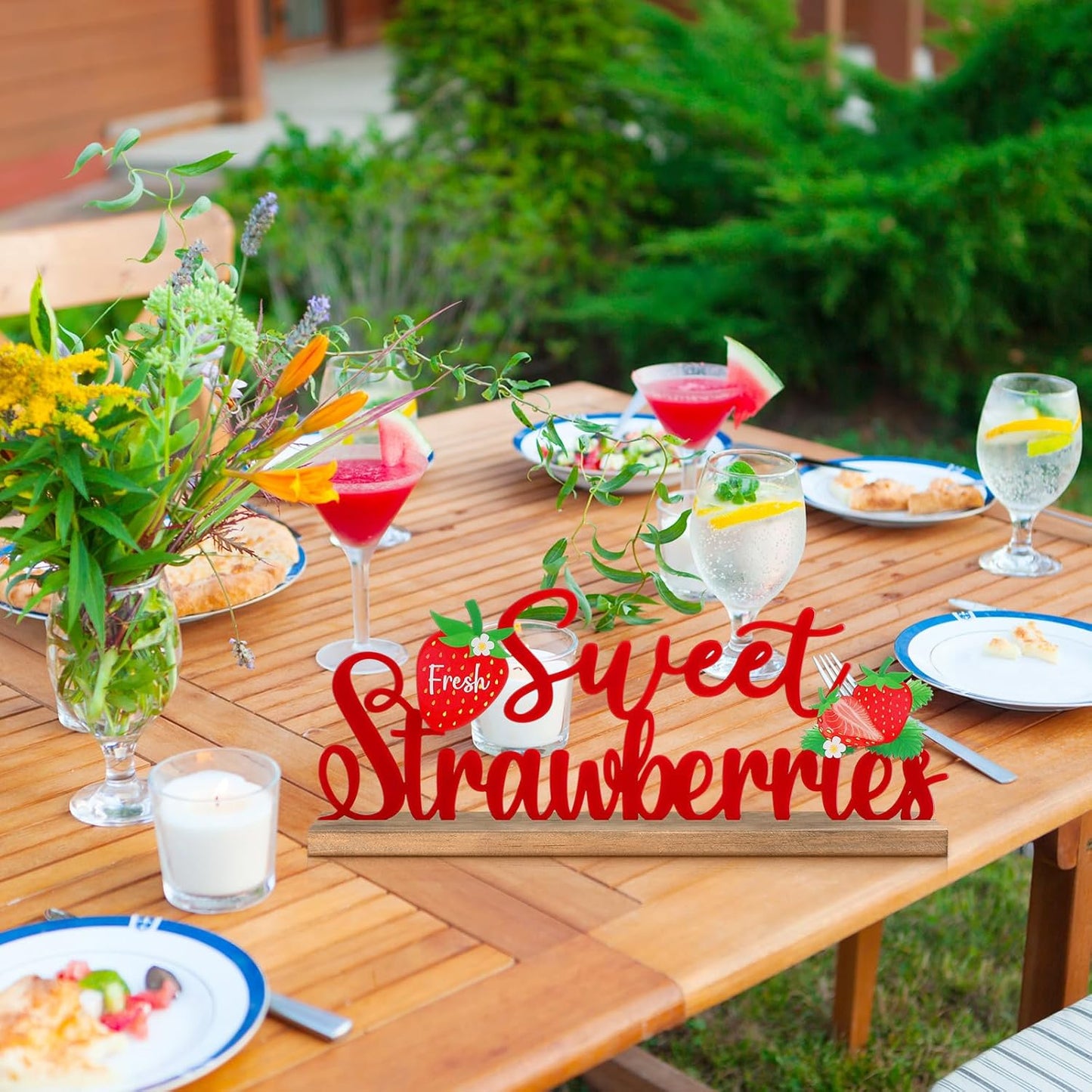 Fresh Sweet Strawberries Metal Sign Rustic Table Decor Summer Tiered Tray Decor with Wooden Base Freestanding Metal Word Sign for Home Tabletop Centerpiece Mantel Shelf Fireplace