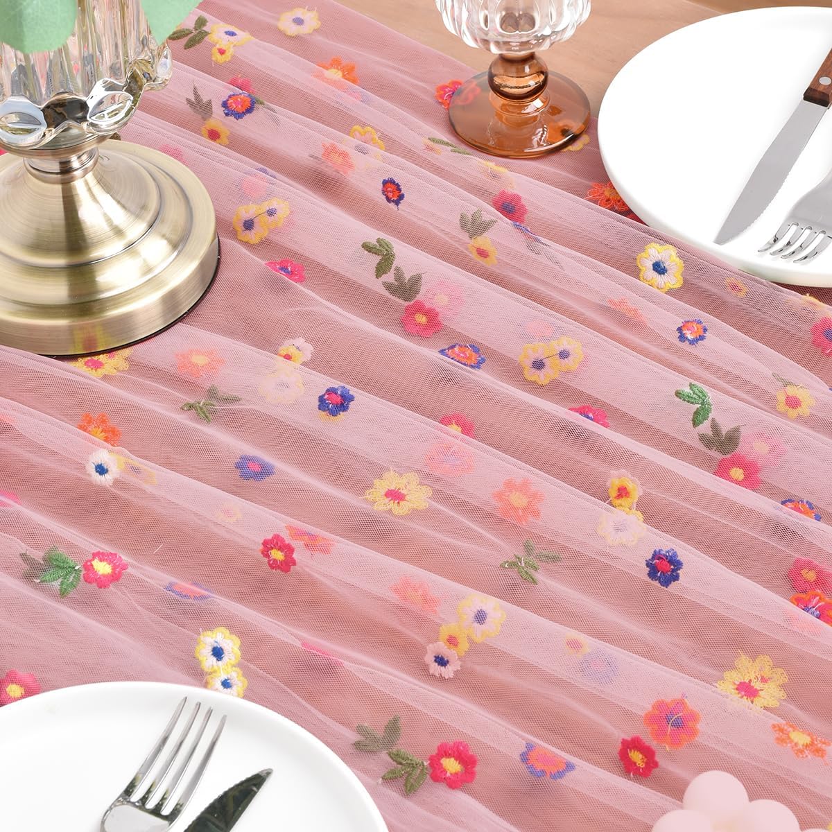 Joanlody Blushing Pink Embroidery Daisy Fall Thanksgiving Table Runner Florals Seasonal Tulle Table Runner Holiday Kitchen Dining Table Decoration for Home Party Indoor