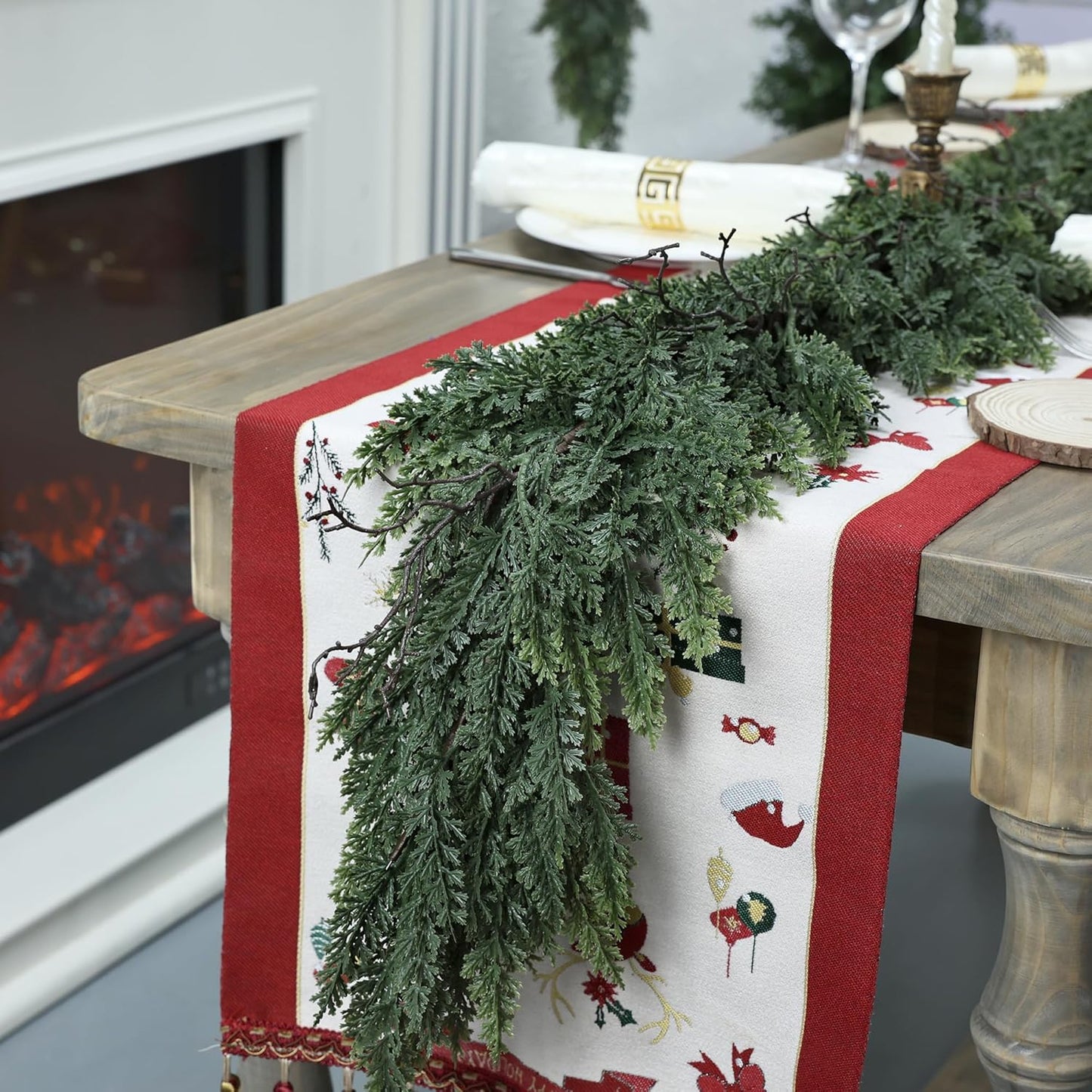 Realistic Christmas Garland for Mantle Real Touch Thick/Lush Artificial Cedar Garlands Christmas Decorations Indoor Christmas Garland for Stairs Railing Outdoor Table Xmas Holiday Decor Greenery 5FT