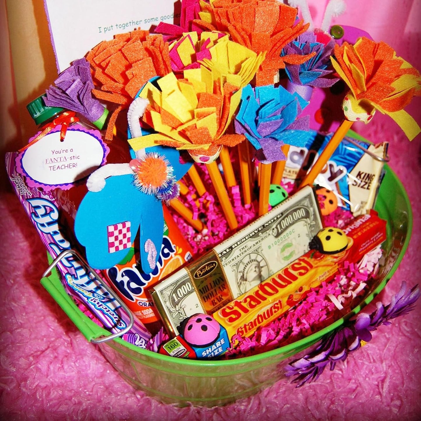 Zankubom 1 LB Hot Pink Crinkle Cut Paper Shred Filler Great for Gift Wrapping, Basket Fillers, Birthday, Gift Wrapping, Anniversary, Halloween Thanksgiving Christmas Party Decor Filling Supplies