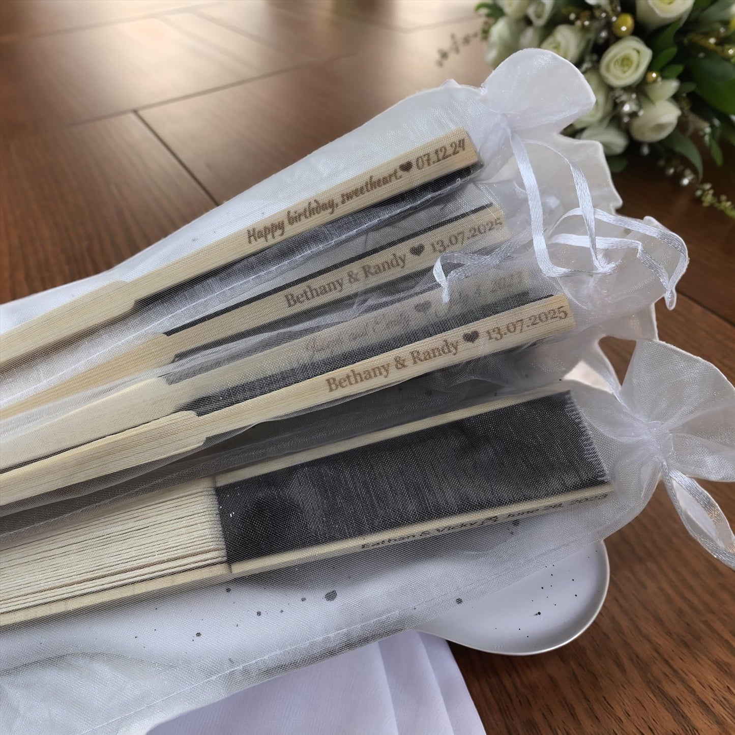 25Pcs Personalized Silk Fans Folding Hand Fan, Custom Wedding Bridal Party Favors, Summer Wedding Bride, Wedding Gift, Thank You Gift (Black)