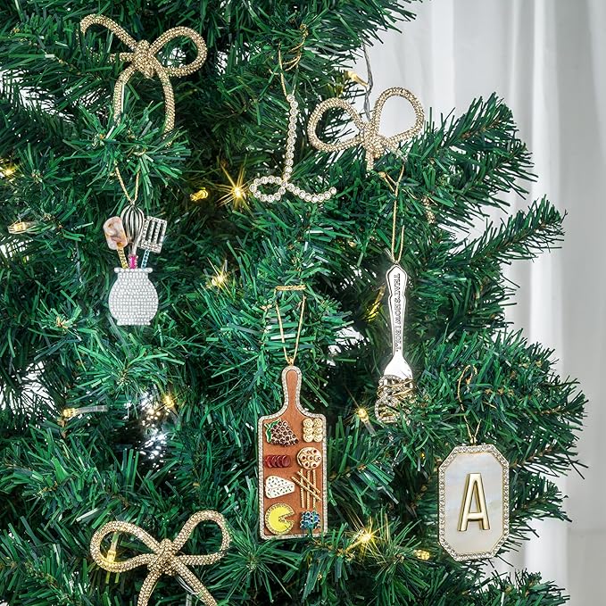 2025 Christmas Initial Ornaments, Letter O Ornaments for Tree, Hanging Xmas Ornament for Mother Best Friends Sister Wife
